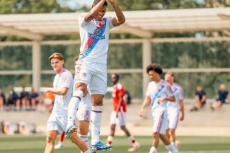 Matheus França brilha com hat-trick em amistoso do Crystal Palace