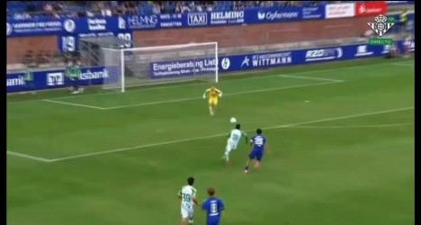 Nelson Deossa atua como centroavante e marca gol em amistoso do Real Betis