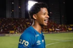 Botafogo mantém interesse em Zé Lucas enquanto Sport define preço de venda