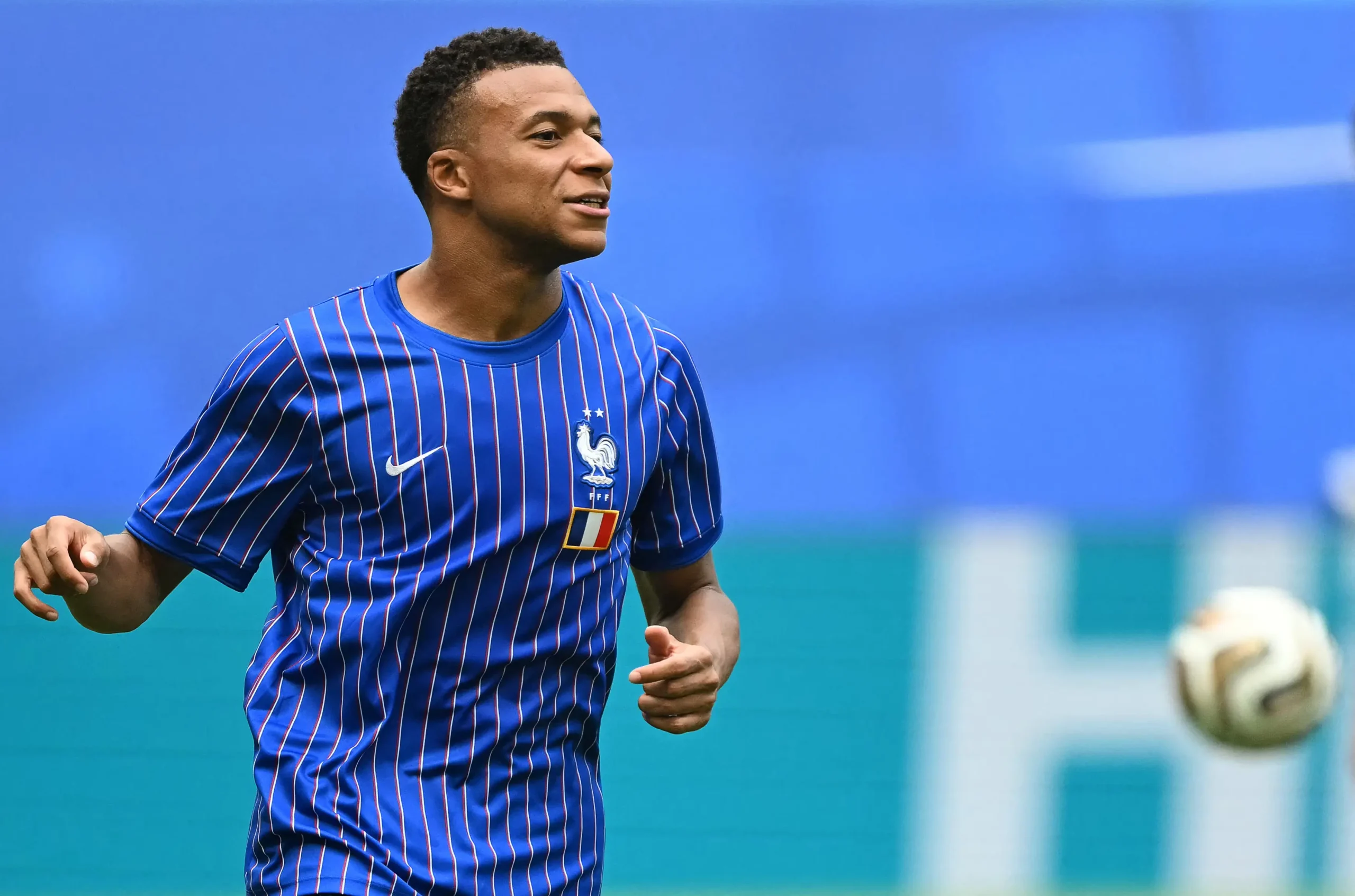 Mbappé supera Messi e se torna o maior artilheiro da história das Copas