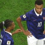 Mbappé e Olise deixam marcas históricas em campanha irregular da França na Copa