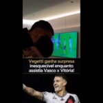 Paixão vascaína e Copa do Mundo: Vegetti recebe presente inesquecível da esposa