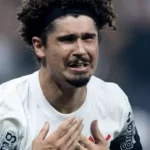 Transferências entre rivais: Santos e Corinthians trocam interesses por zagueiro e goleiro