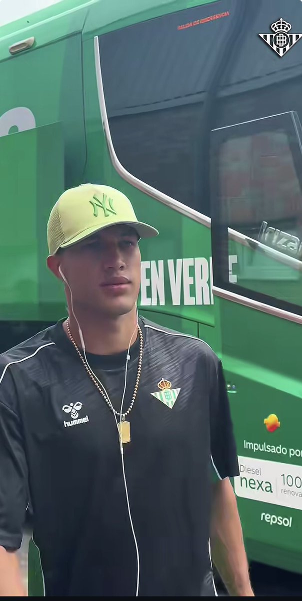 Vasco e Betis avançam na negociação para a transferência de Deossa