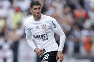 Internacional avalia contratação de Pedro Raul junto ao Corinthians