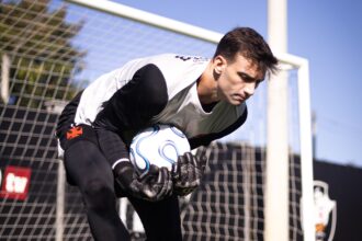 Vasco encerra preparação semanal com foco total em atividades no gramado