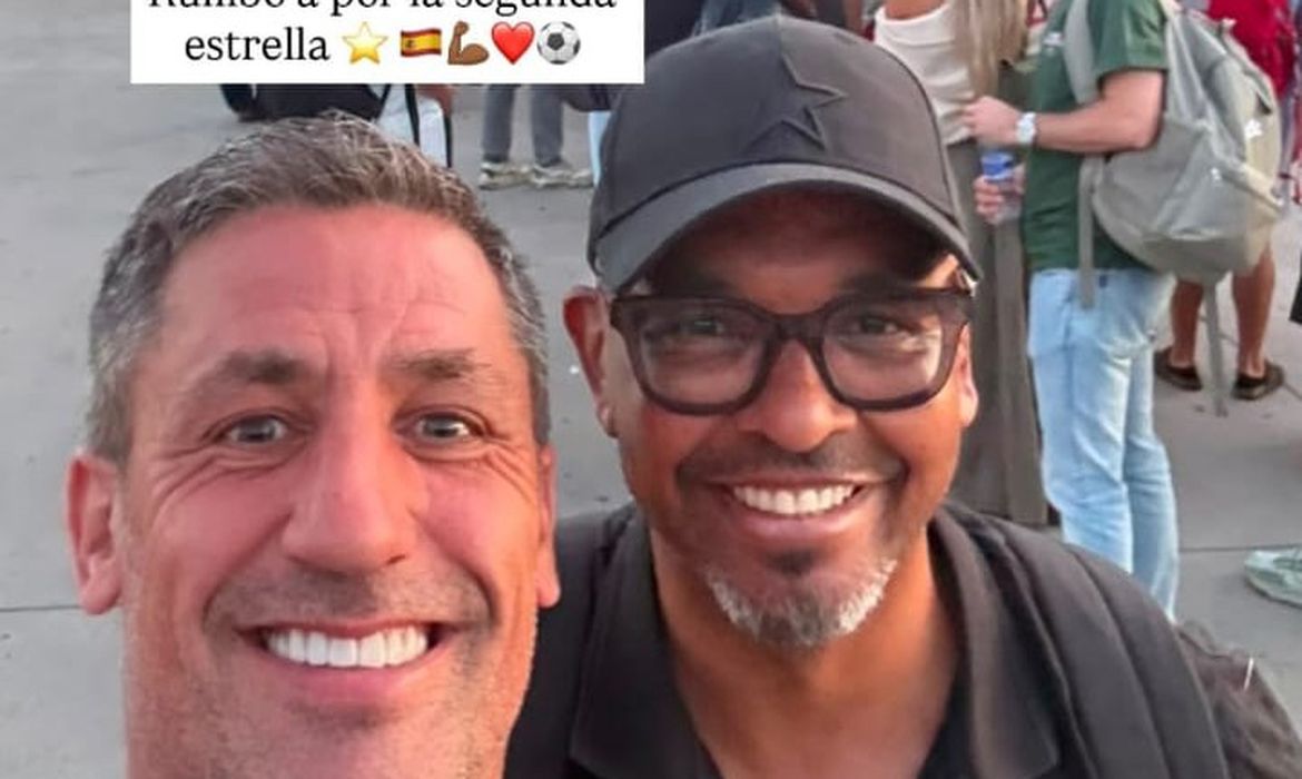 Campeão mundial Joan Capdevila supera veto e viaja para final da Copa