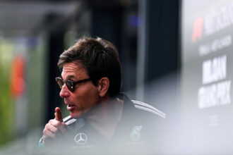Toto Wolff aponta falha técnica em motores Mercedes após GP da Bélgica