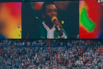 Homenagem a Pelé marca intervalo da final da Copa do Mundo