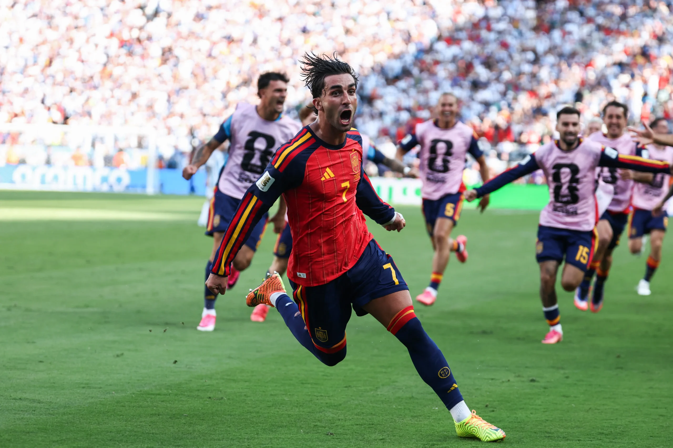 Espanha conquista o bicampeonato mundial ao superar a Argentina na prorrogação