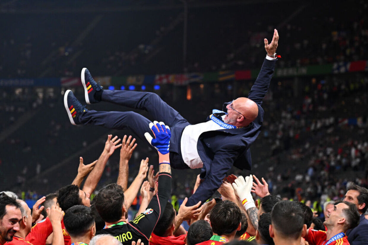 Luis de la Fuente celebra conquista histórica da Espanha no Mundial