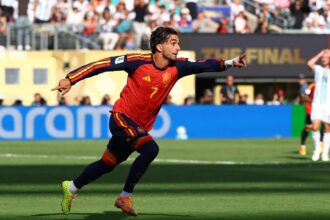 Espanha conquista o bicampeonato mundial ao superar Argentina na prorrogação