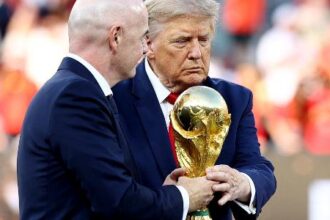Copa do Mundo e o protocolo oficial sobre o manuseio da taça por chefes de Estado