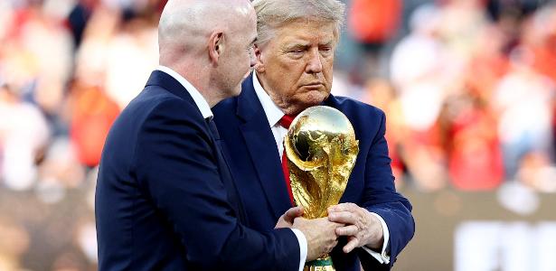 Copa do Mundo e o protocolo oficial sobre o manuseio da taça por chefes de Estado