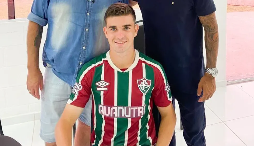 Dohmann, volante do Fluminense emprestado, brilha com golaço nos EUA