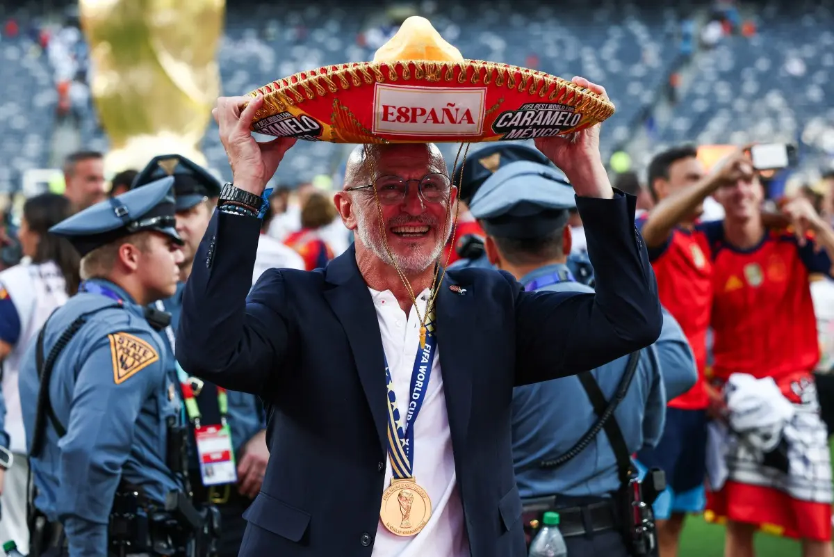 Imprensa espanhola celebra bicampeonato mundial e consagra Ferran Torres como herói
