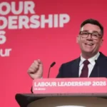 Novo primeiro-ministro britânico, Andy Burnham enfrenta legado de crises e promessas de mudança