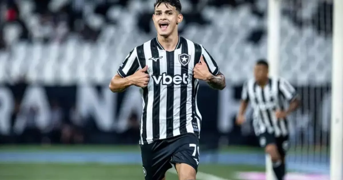 Lucas Emanuel brilha em estreia e consolida ascensão no Botafogo