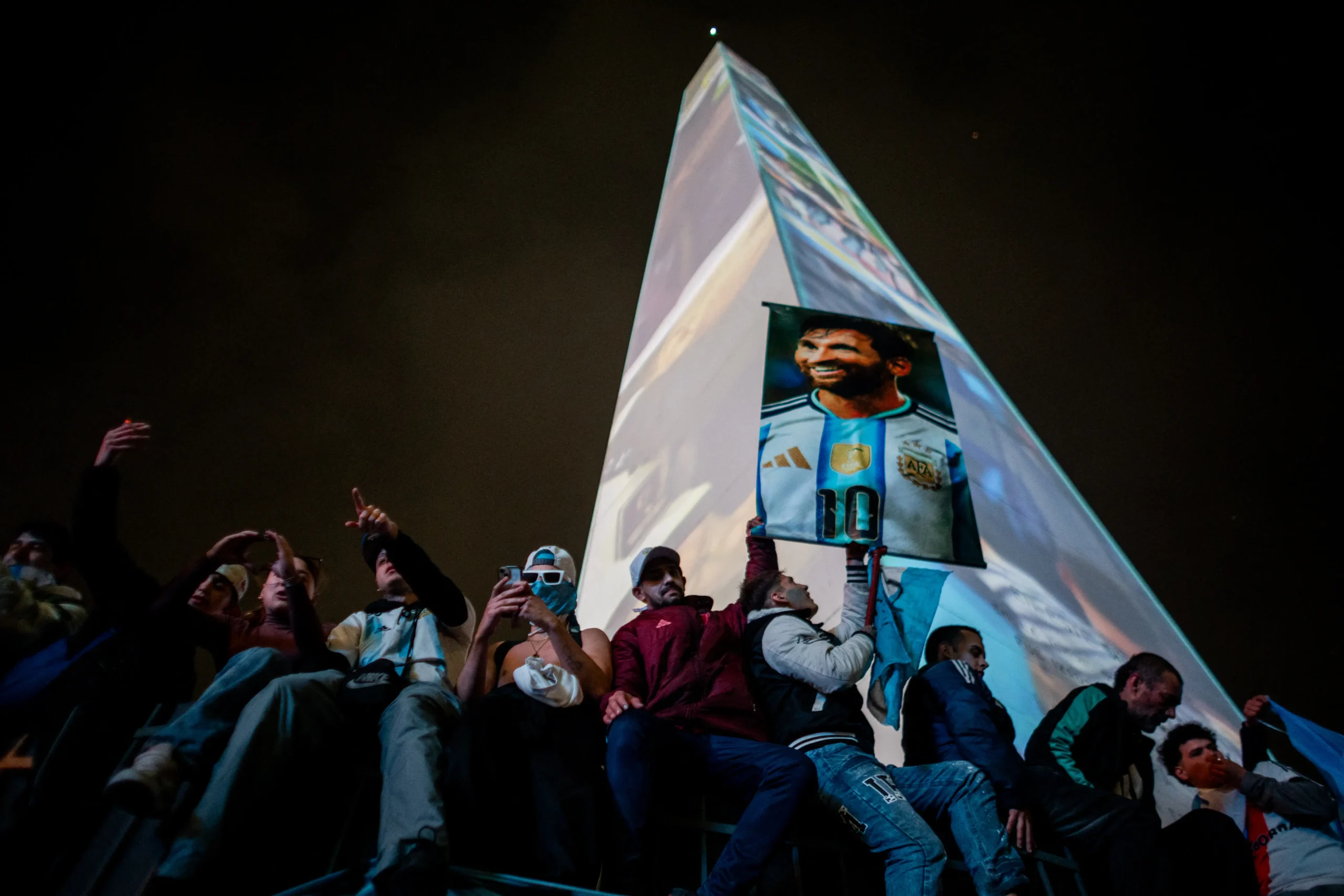 Argentina celebra seleção mesmo após derrota na final contra a Espanha