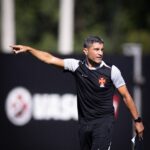 Vasco adota cautela na janela de transferências sob avaliação de Pedro Emanuel