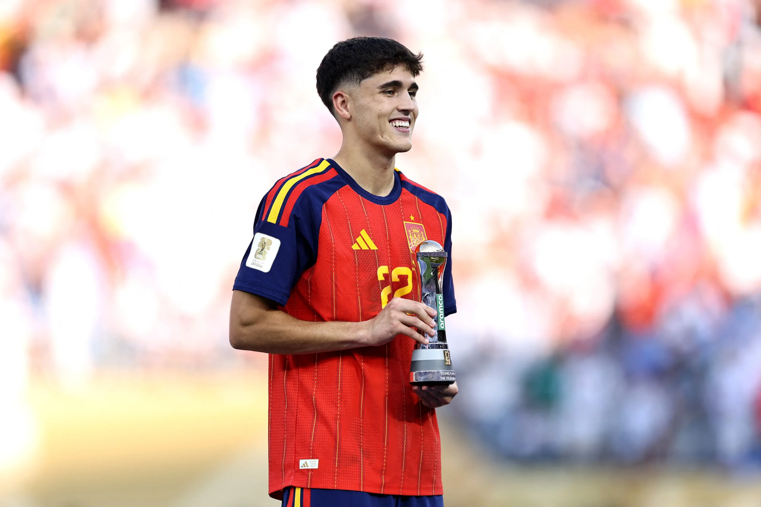 Pau Cubarsí celebra título mundial da Espanha e revela sentimento por Messi