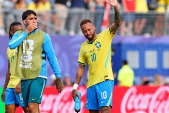 Seleção brasileira encara incerteza sobre futuro de Neymar após eliminação