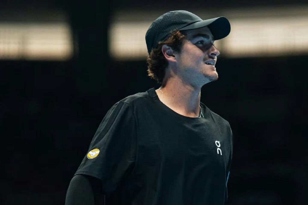 João Fonseca mantém posição no top 30 da ATP apesar de leve queda no ranking