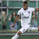 Palmeiras eleva disputa por Danilo e oferece salário superior ao Zenit