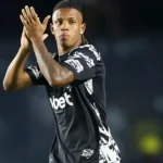 Botafogo mantém exigência de 30 milhões de euros para liberar Danilo ao Palmeiras