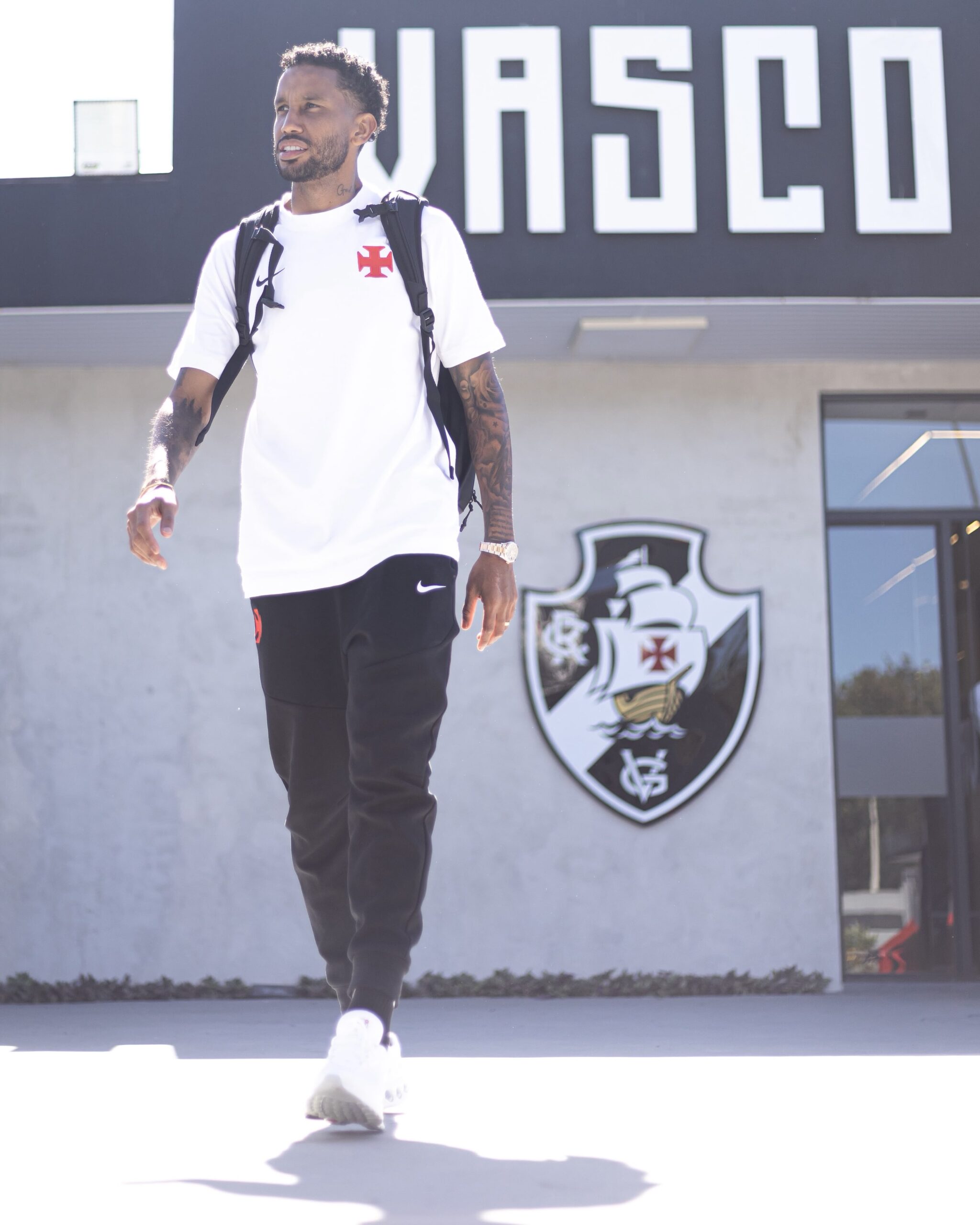 Vasco da Gama inicia embarque para Medellín em preparação de elenco