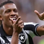 Palmeiras busca alternativas para contratar Danilo junto ao Botafogo