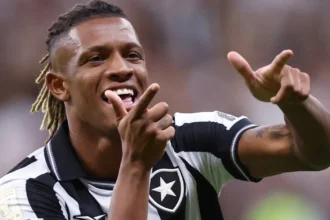 Palmeiras busca alternativas para contratar Danilo junto ao Botafogo