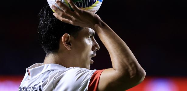São Paulo define empréstimo de Moreira e Hugo para reformulação do elenco