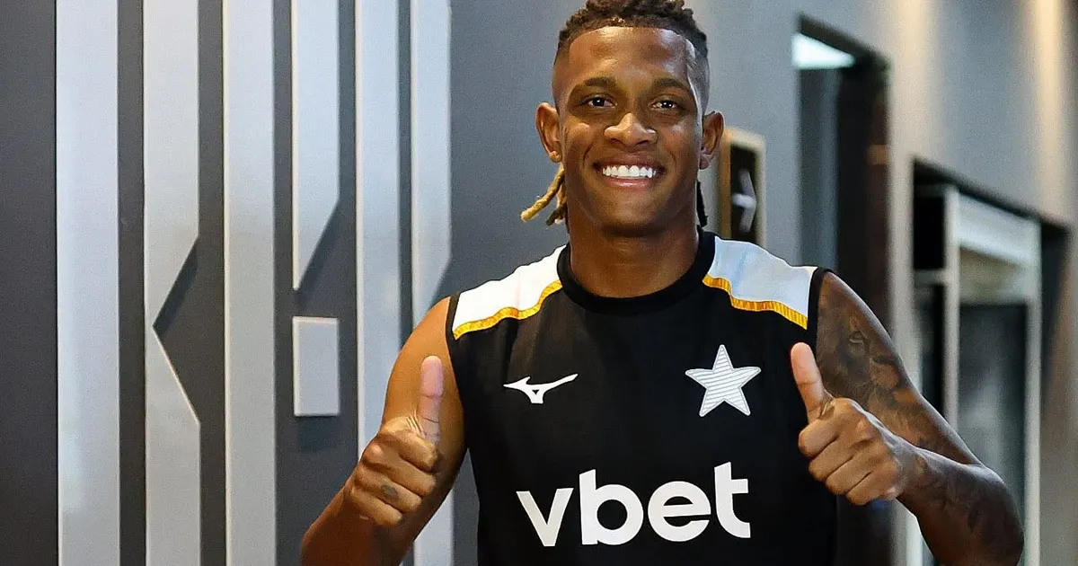 Zenit eleva oferta salarial por Danilo e supera proposta do Palmeiras