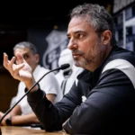 Alexandre Mattos detalha crise financeira no Santos e prioriza pagamentos ao elenco