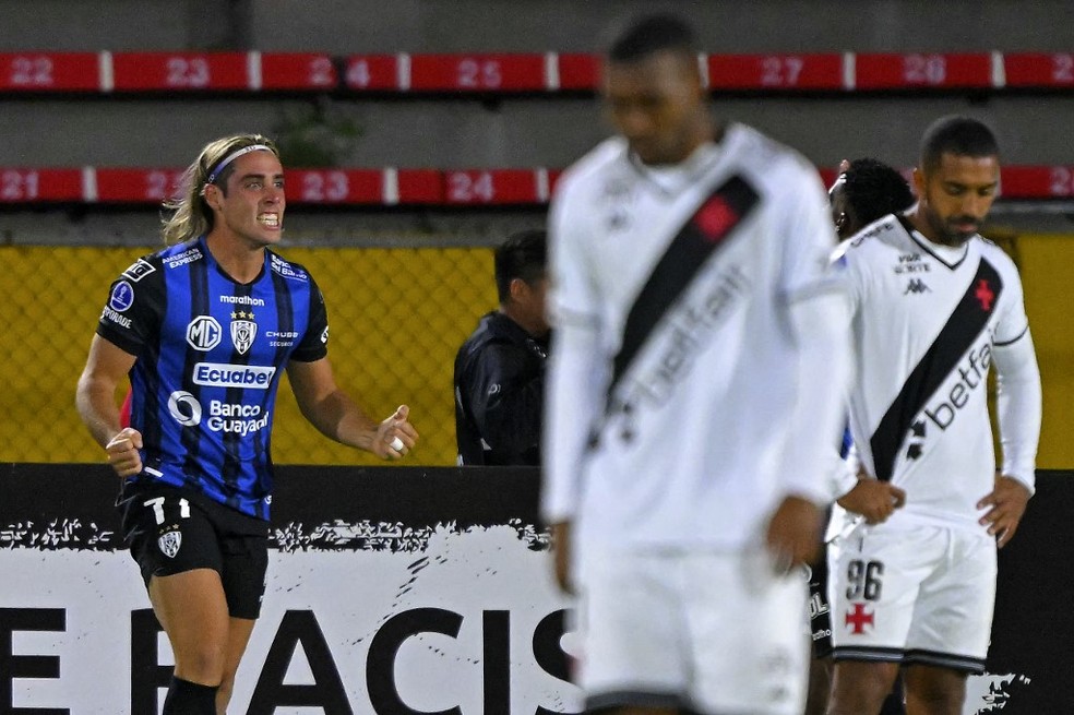 Vasco tenta quebrar jejum de semifinais na Copa Sul-americana após mais de uma década