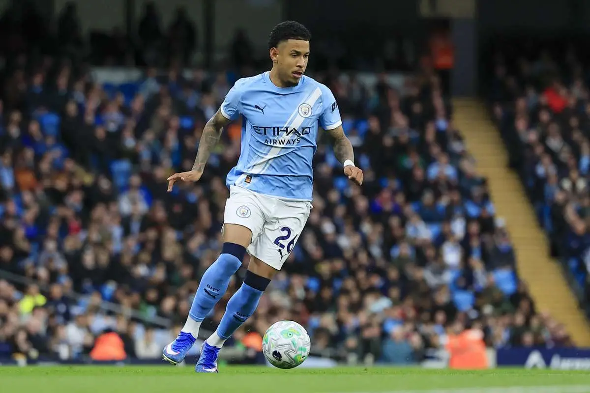 Tottenham intensifica investida para contratar Savinho do Manchester City