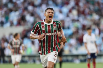 Thiago Silva vive expectativa de estreia pelo Fluminense contra o Grêmio