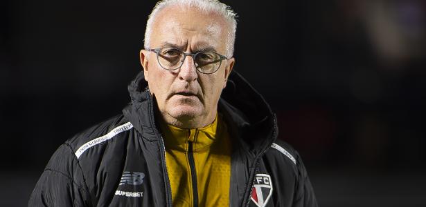 Instabilidade técnica no São Paulo gera críticas sobre falta de planejamento