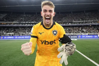 Botafogo encaminha empréstimo de Léo Linck para o futebol português