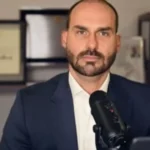 Polícia Federal decide pela demissão de Eduardo Bolsonaro por abandono de cargo