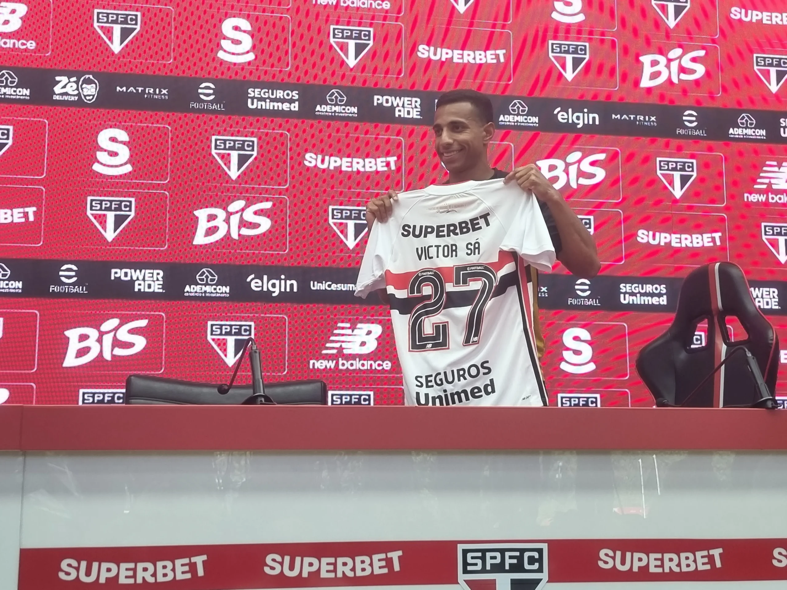 Victor Sá chega ao São Paulo impulsionado por laços familiares e emoção