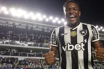 Botafogo encaminha transferência de Elias Manoel para o futebol mexicano
