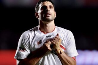 Impasse salarial trava renovação de Calleri com o São Paulo
