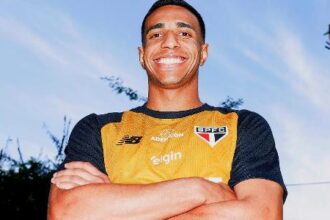São Paulo busca regularização de Victor Sá em meio a punição da Fifa