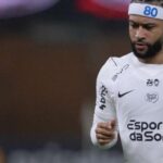 Negociações entre Memphis Depay e Corinthians travam por divergências financeiras