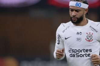 Negociações entre Memphis Depay e Corinthians travam por divergências financeiras