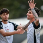 Corinthians assume ponta do Brasileiro sub-17 após aplicar 4 a 0 no Internacional