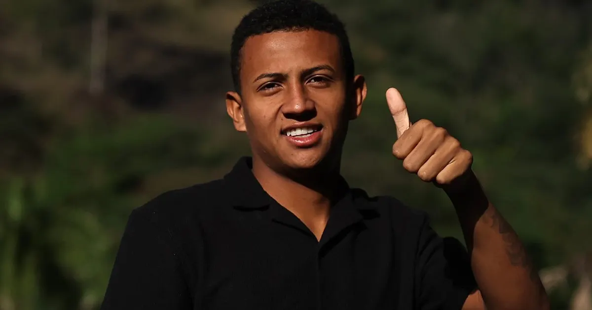 Kauan Toledo garante permanência no Botafogo com novo contrato até 2029