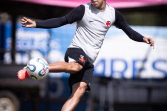 Nuno Moreira surge como opção no Vasco para duelo decisivo na Copa Sul-americana